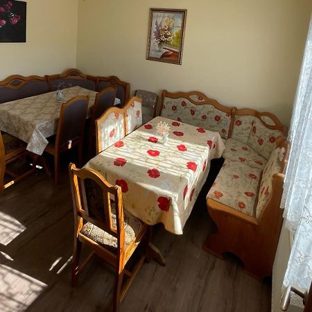 Квітковий Двір Golubinoye Buitenkant foto