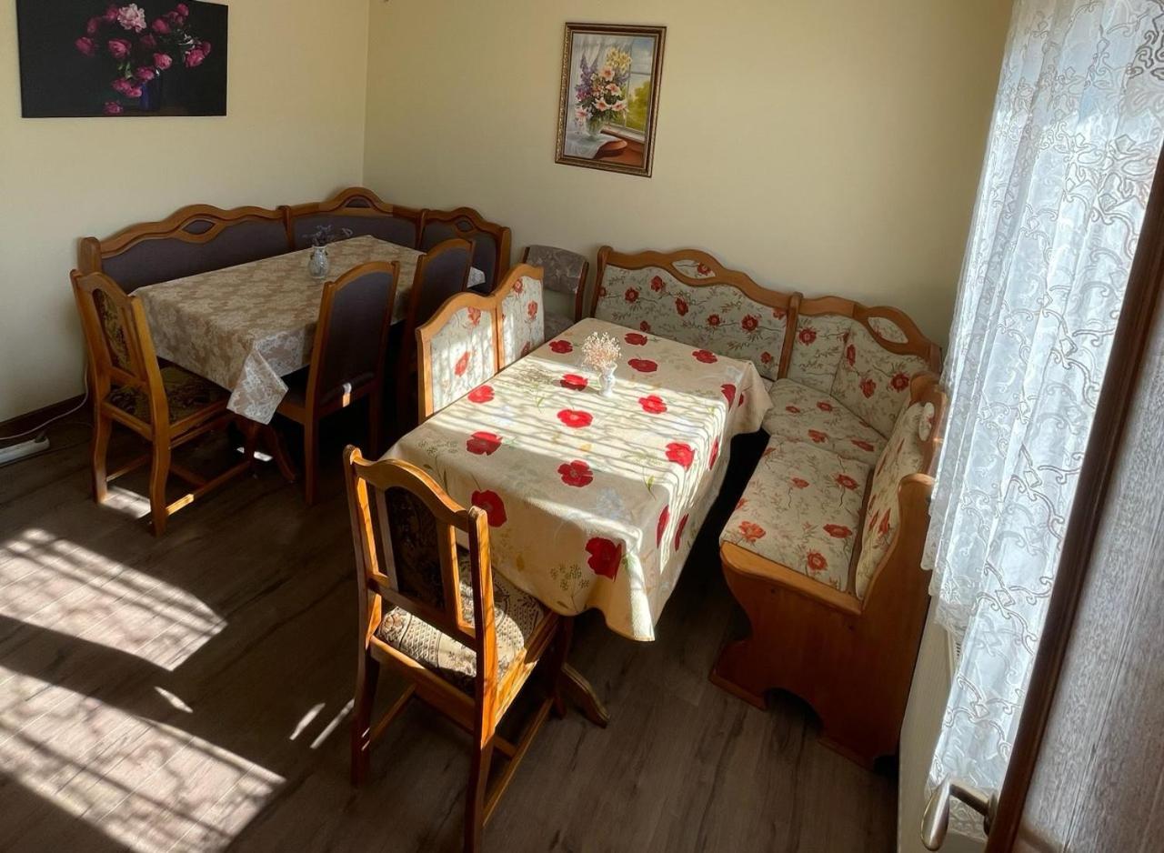 Квітковий Двір Golubinoye Buitenkant foto